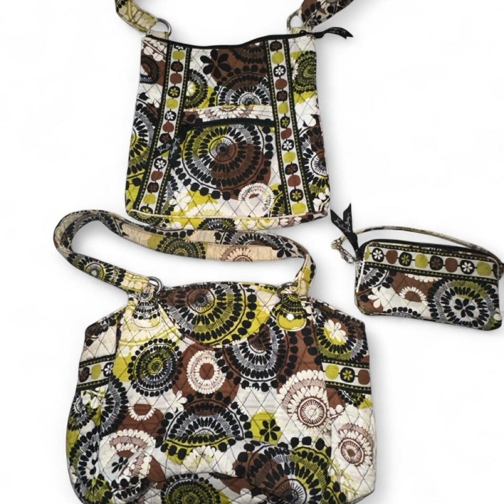 Vera Bradley quilted cotton lot features a 3-piece set retired "Cocoa Moss".